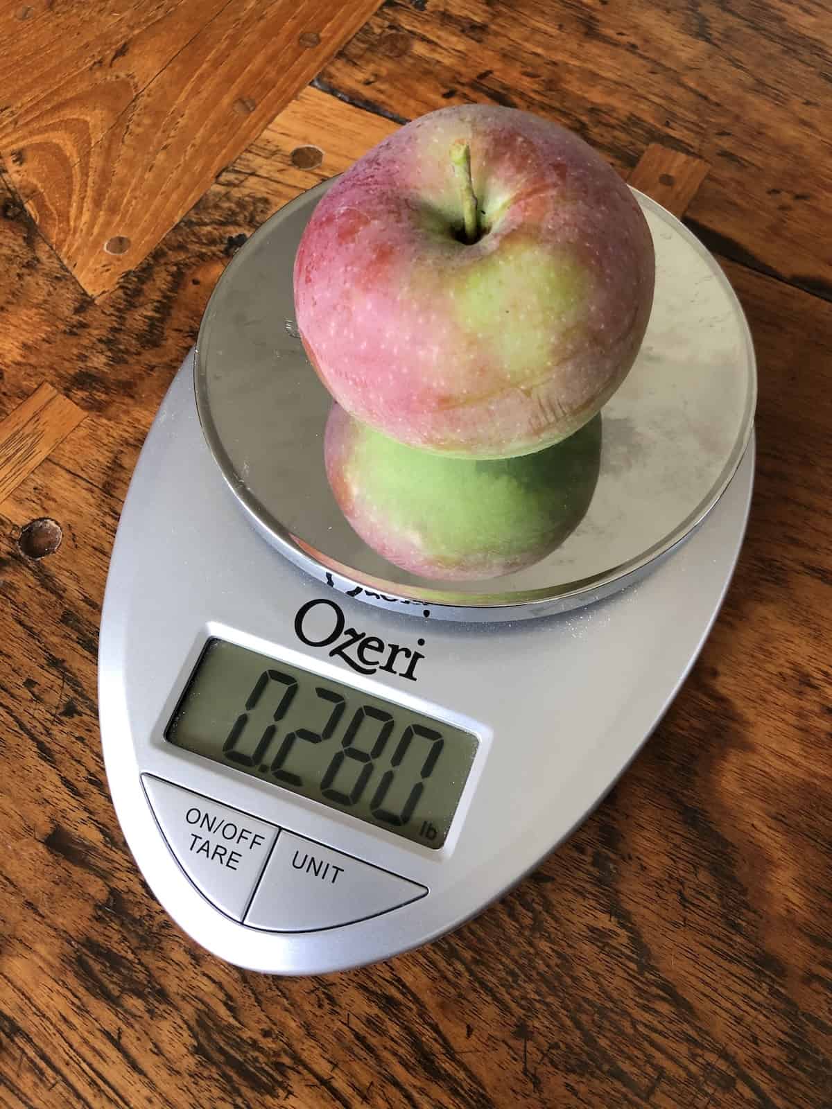 Weighing a mcintosh apple
