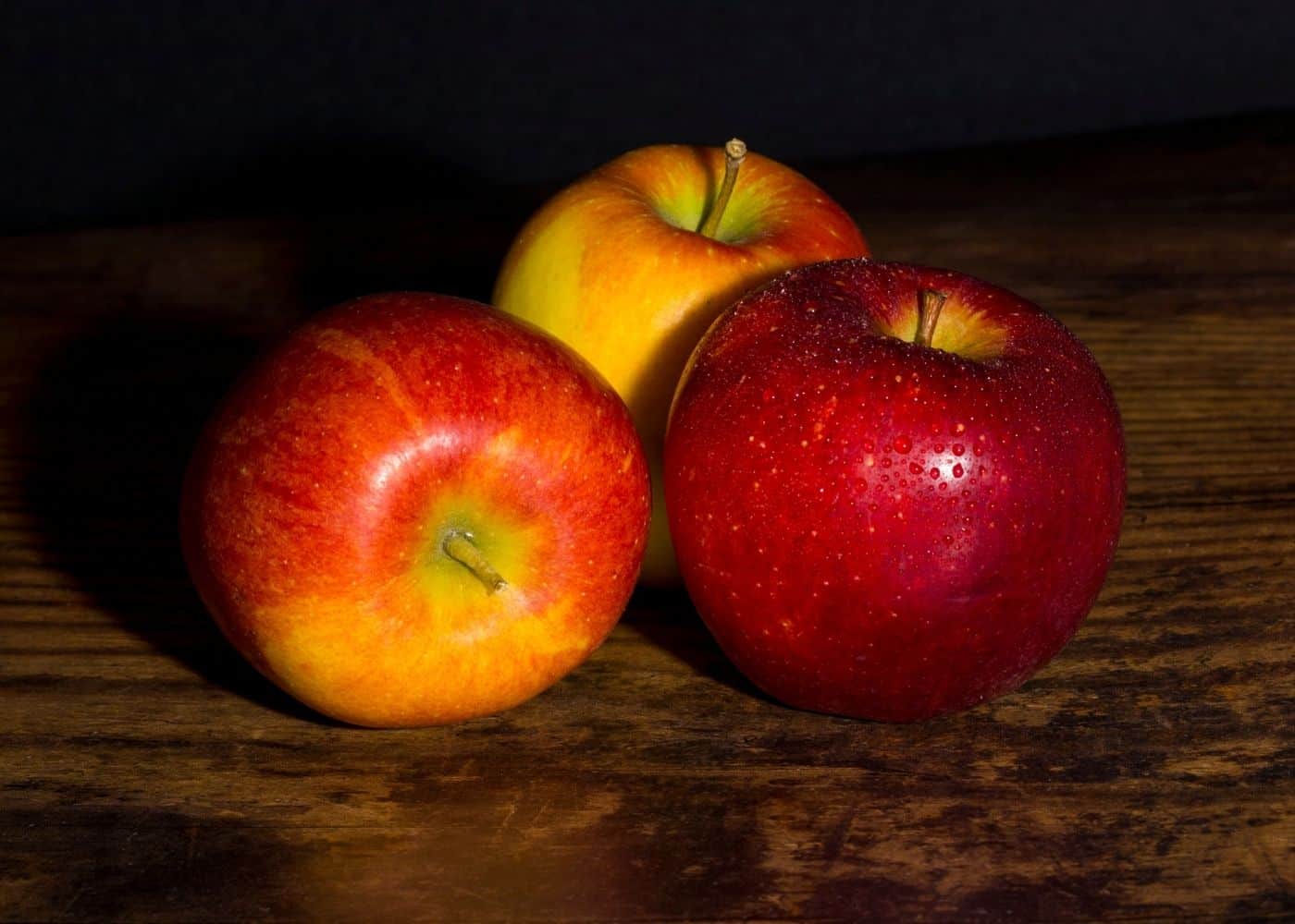 Braeburn apples