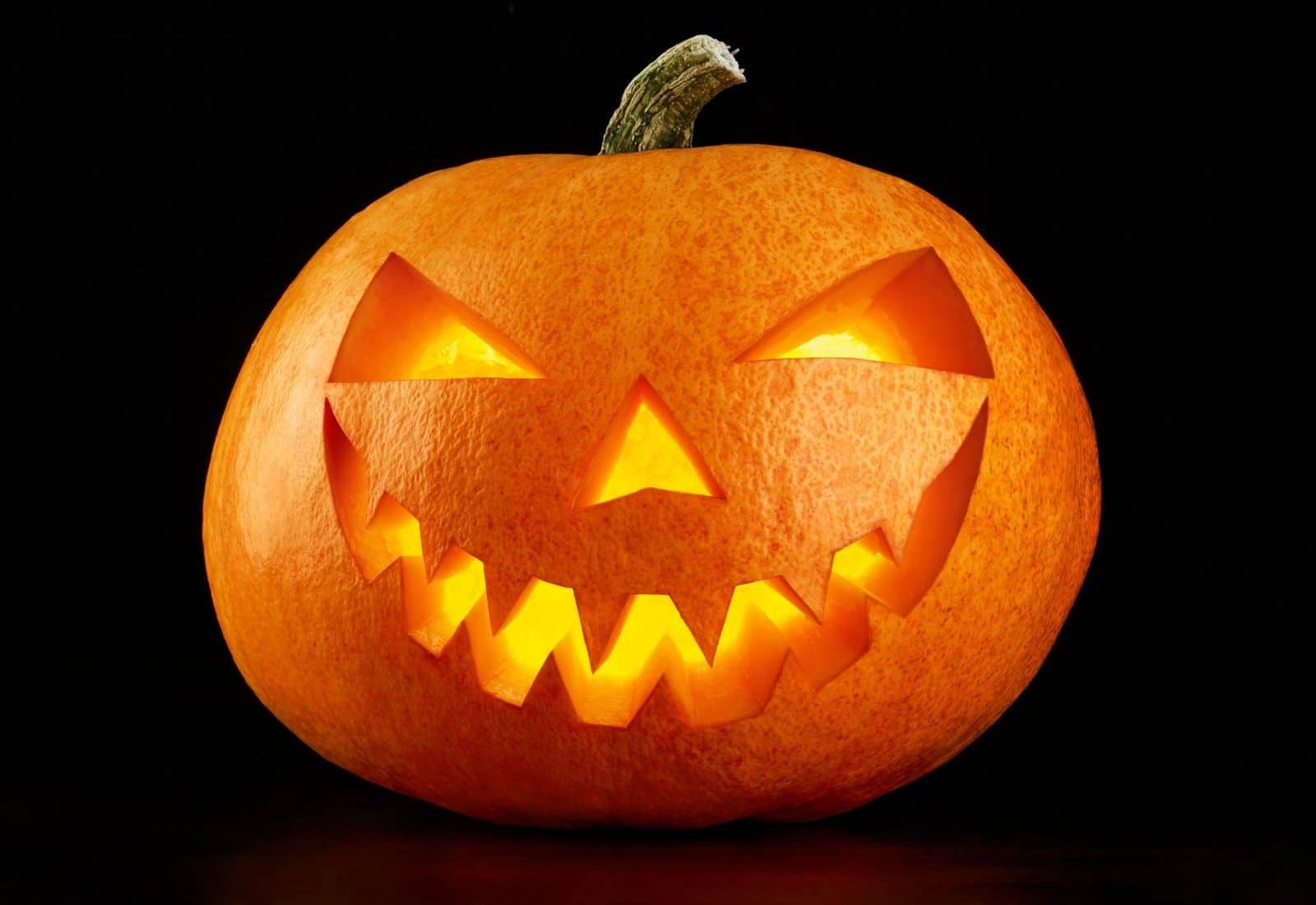 Scary jack-o-lantern face carving